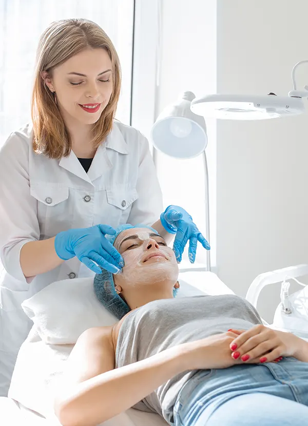 Essential cosmetic accessories for daily operations